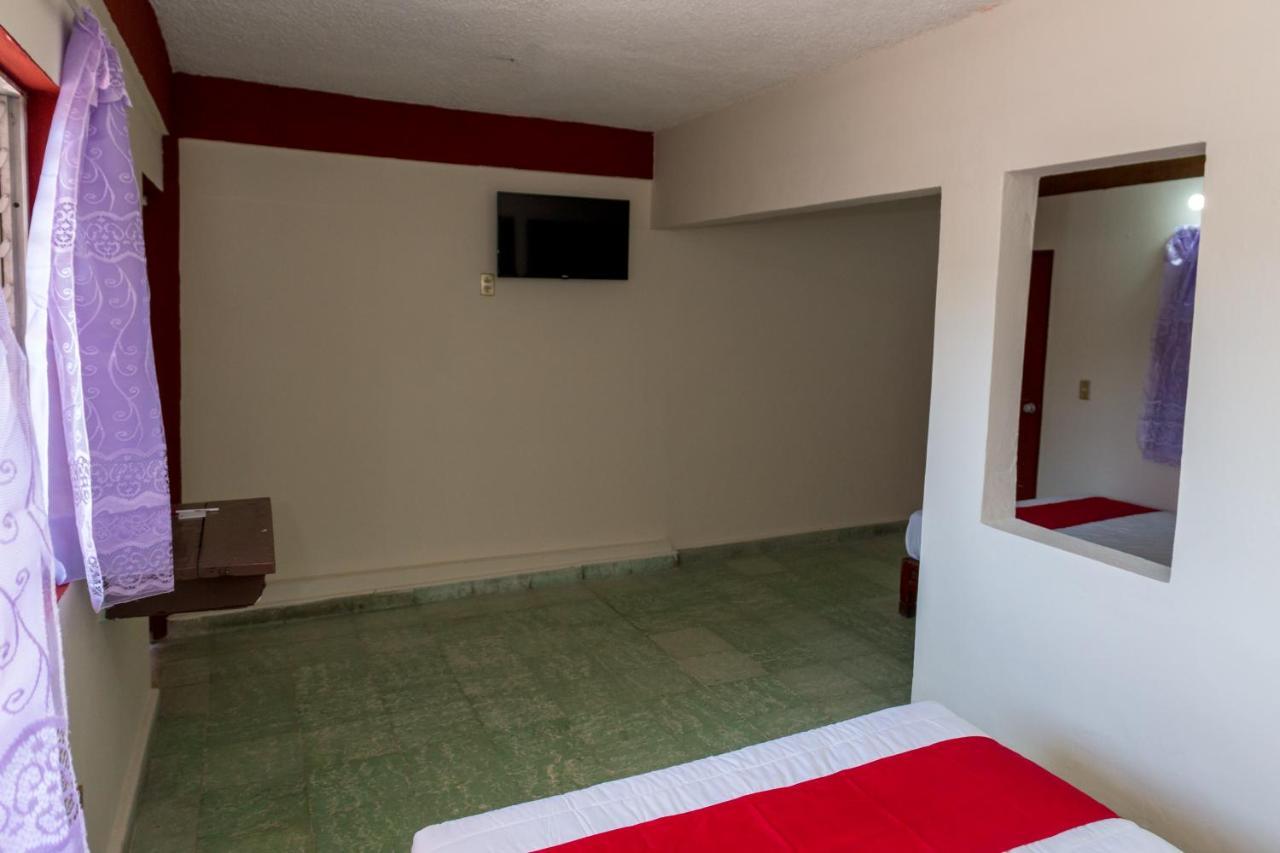 Oyo Hotel Rubi Zihuatanejo Dış mekan fotoğraf