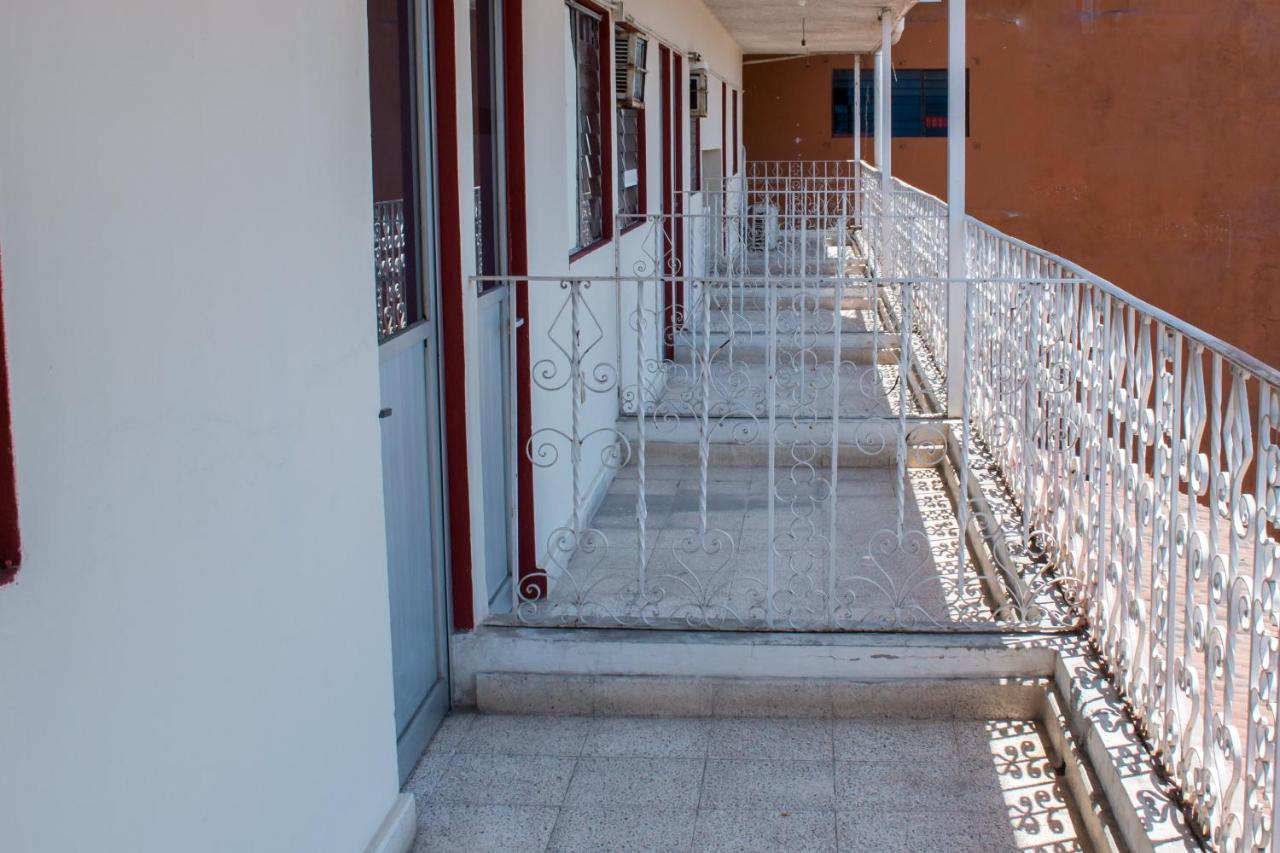 Oyo Hotel Rubi Zihuatanejo Dış mekan fotoğraf